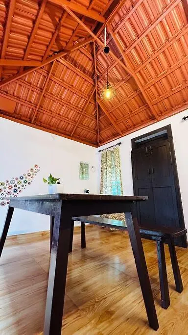 וילה וואיאנאד Aadhya Homestay 4Bhk