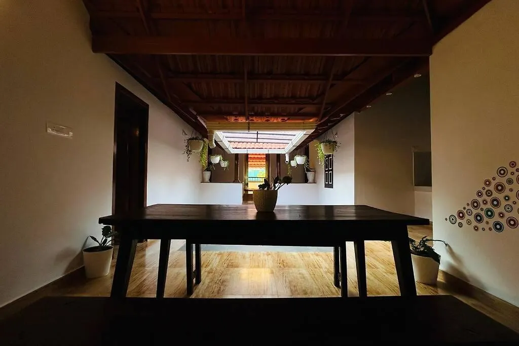 Aadhya Homestay 4Bhk ワイナード ヴィラ